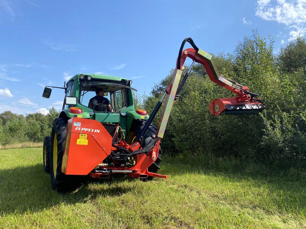 Desbrozadora de martillos con brazo lateral hidráulico super loire